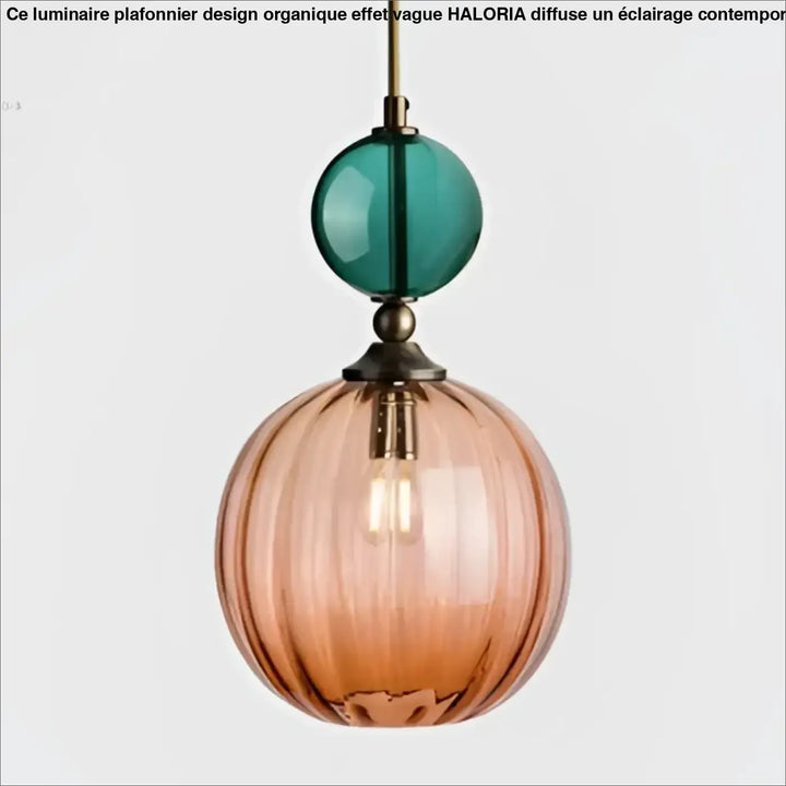 Suspension luminaire bolina avec globe en verre ambré translucide à rainures verticales et sphère en verre teal suspendue