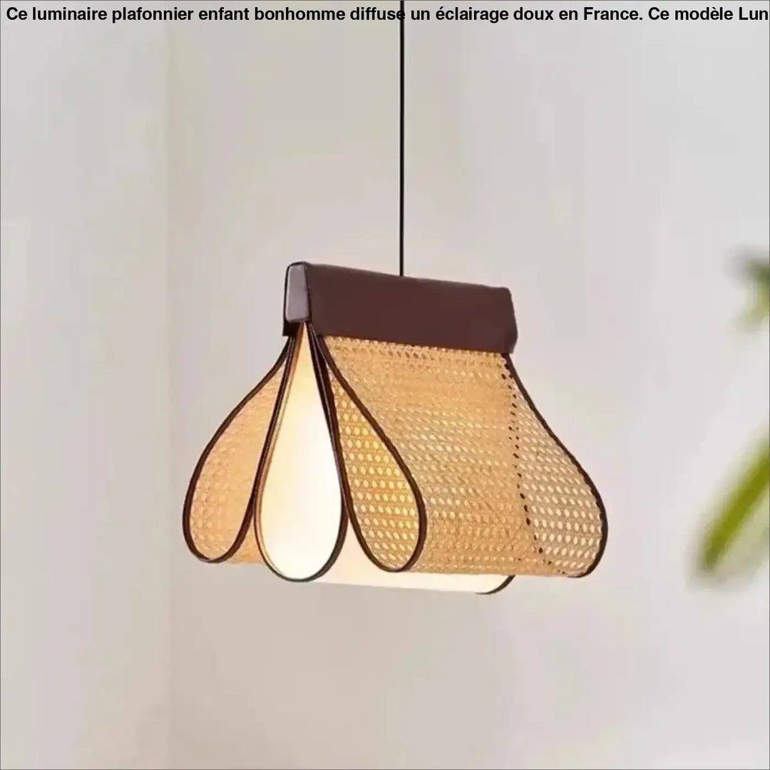Plafonnier enfant en forme de bonhomme avec abat-jour en rotin tressé couleur chaude pour luminaire plafonnier enfant ludique