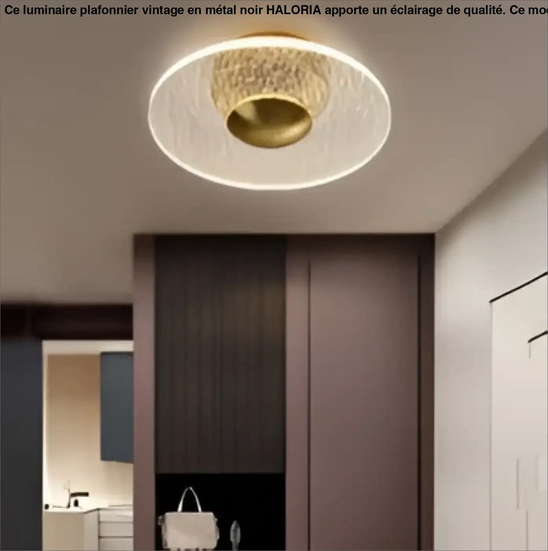 Luminaire plafonnier astrea moderne avec cadre tressé doré et accent central en laiton dans un design double halo