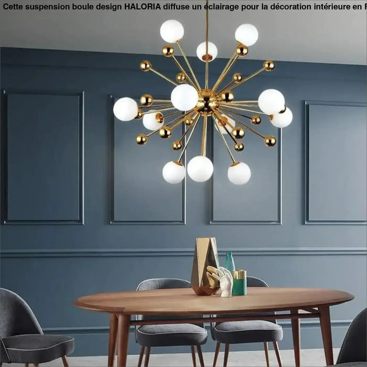 Luminaire suspension boule design en métal doré avec globes en verre blanc pour un éclairage élégant
