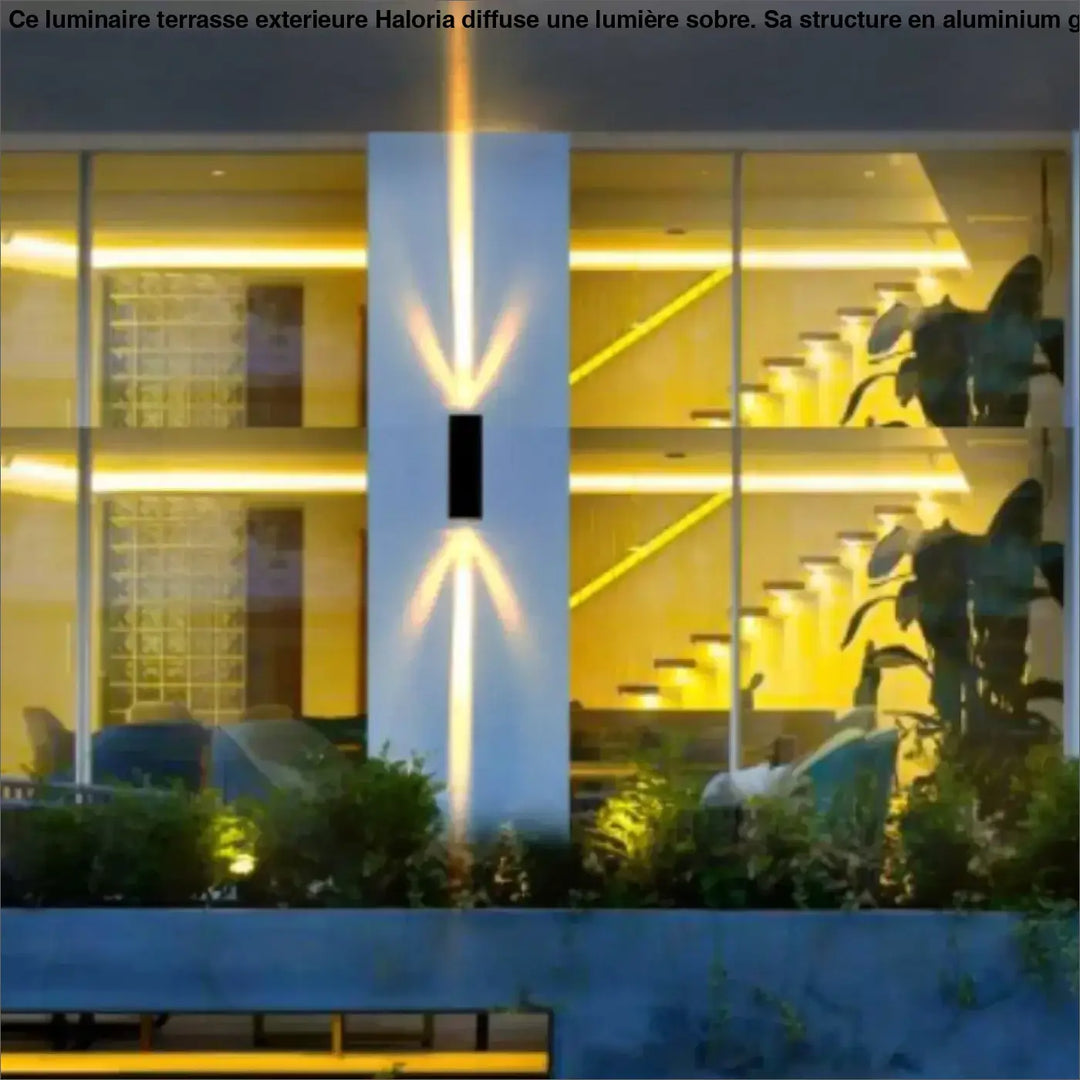 Luminaire terrasse exterieure haloria avec design vertical blanc moderne et éclairage jaune chaud pour usage extérieur