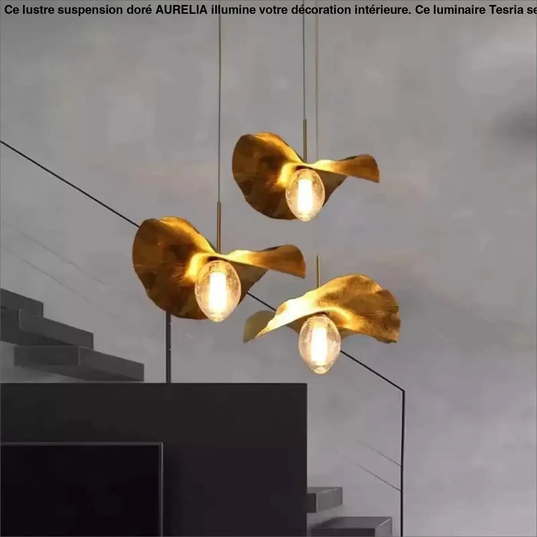 Lustre Suspension Doré Au Design Élégant Et Raffiné