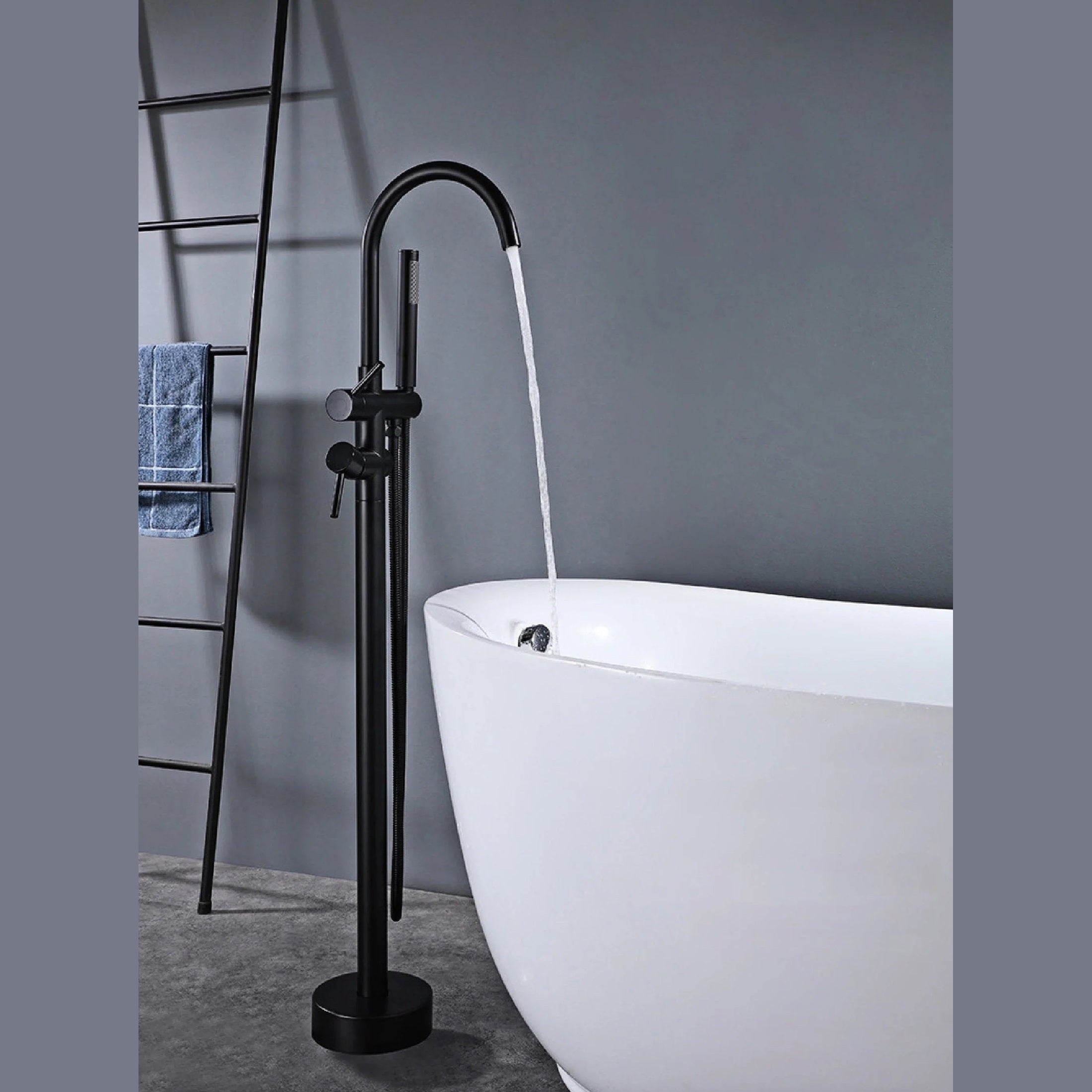 Mitigeur sur pied noir mat