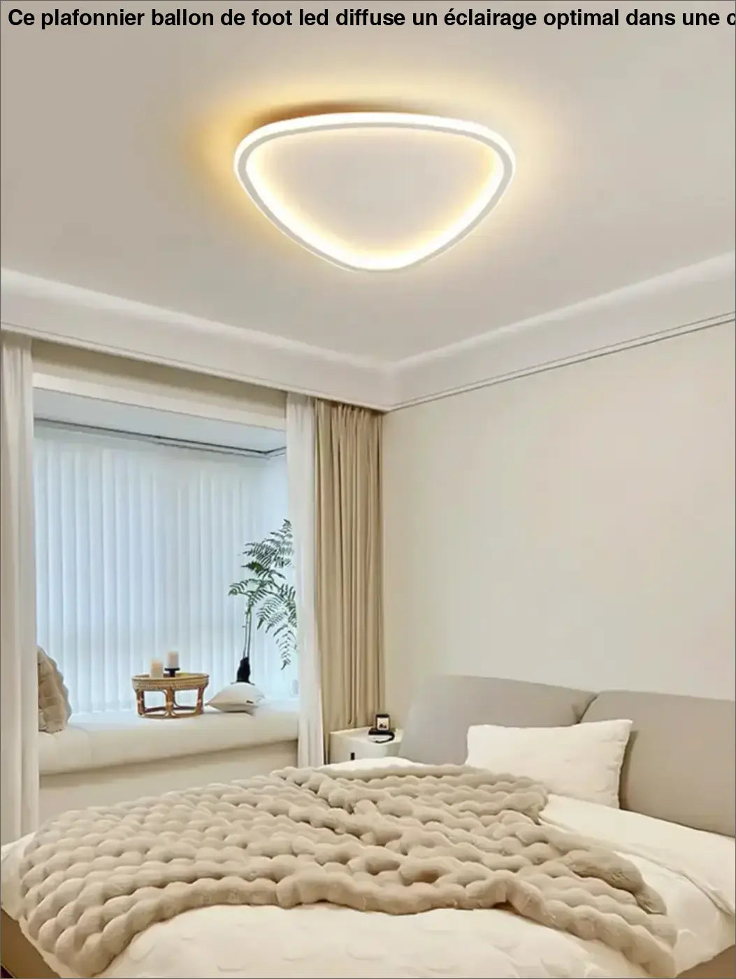 Plafonnier LED à forme organique asymétrique au style contemporain