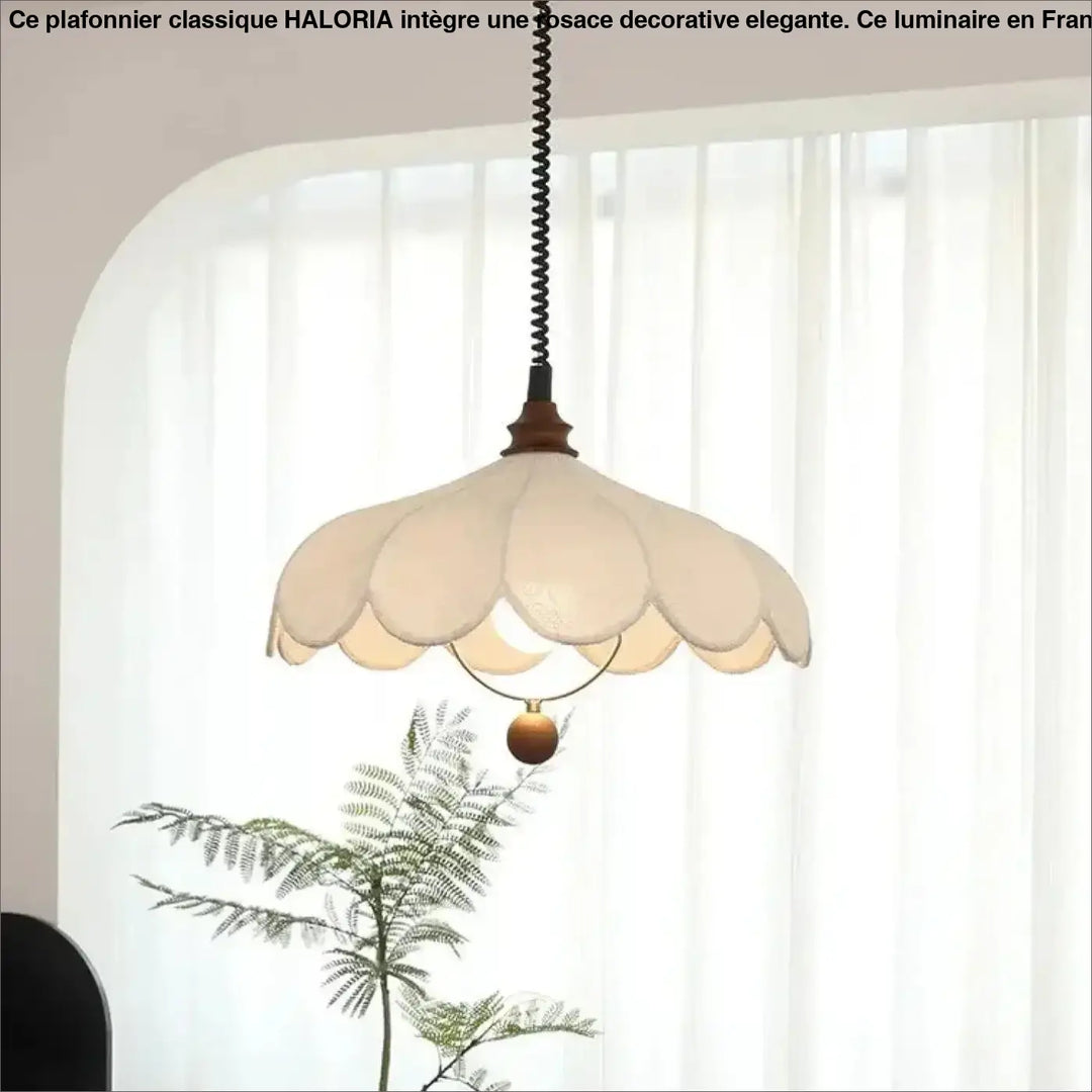 Suspension moderne en tissu ondulé blanc design élégant