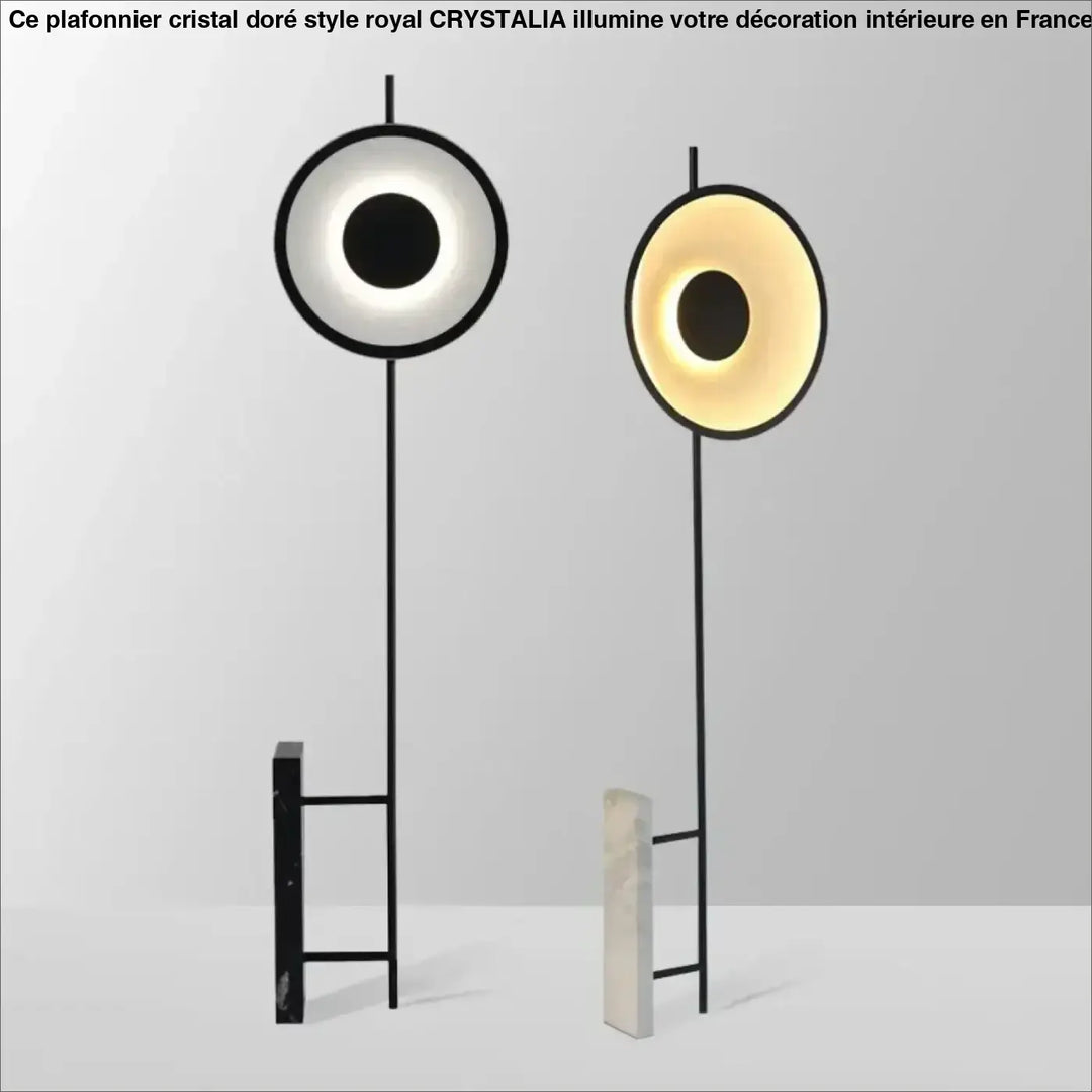 Lampadaire noir au design minimaliste pour intérieur élégant
