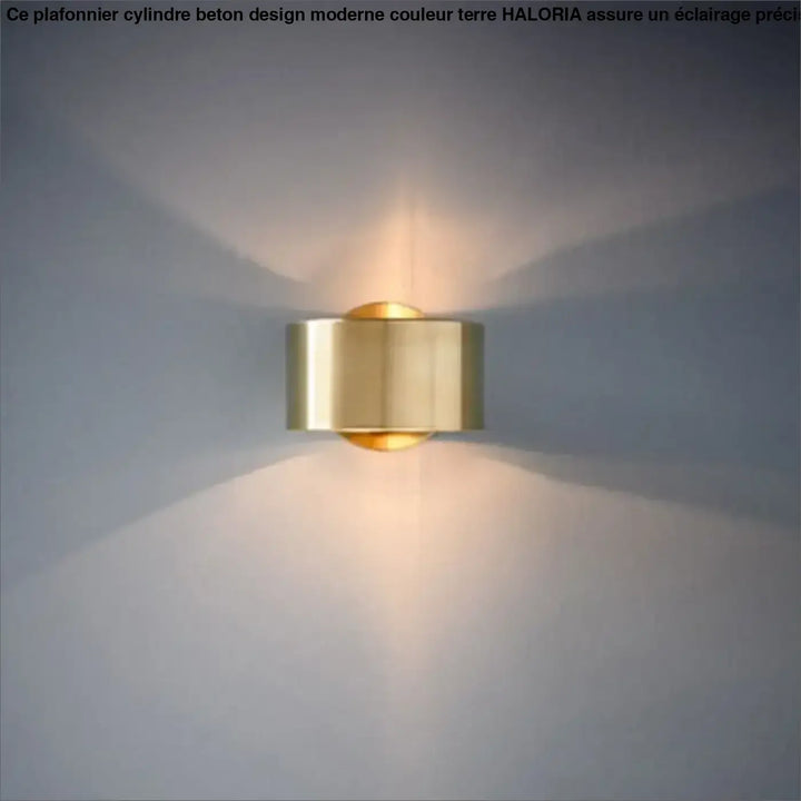 Applique murale ronde dorée au design minimaliste pour intérieur
