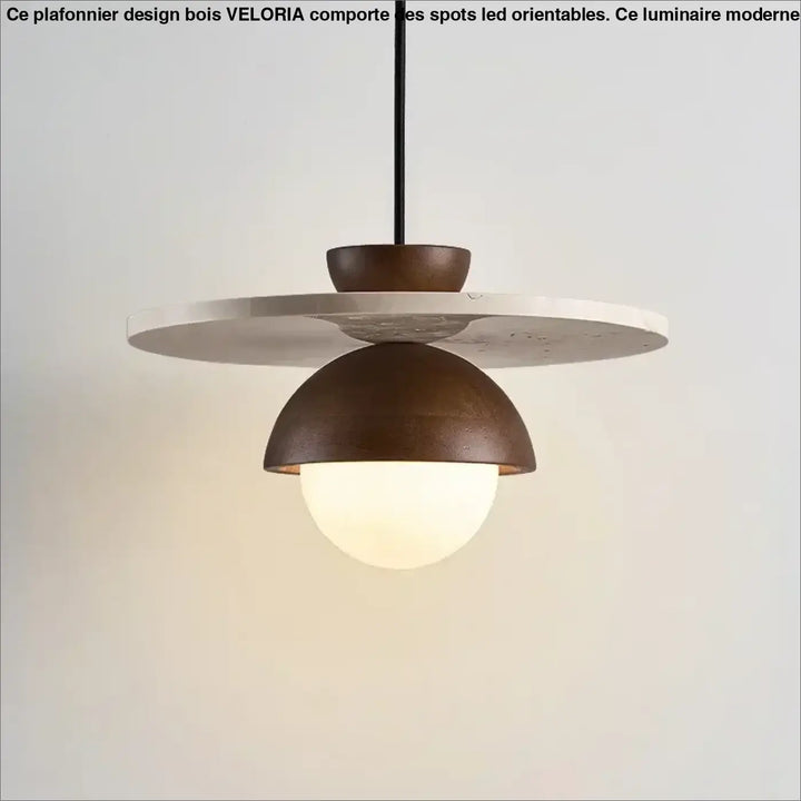 Plafonnier design bois avec abat-jour en bronze mat, globe en verre translucide et disque décoratif en pierre plate