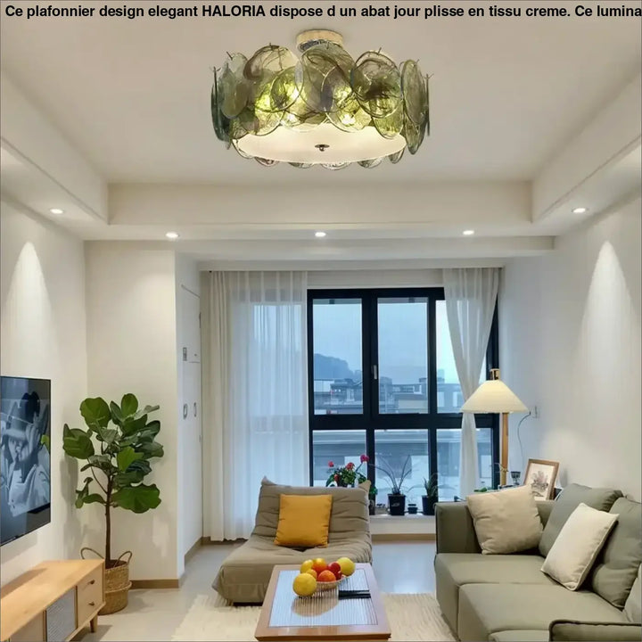 Luminaire plafonnier abalone avec pétales en verre vert translucide disposés en couches autour d’un diffuseur blanc central