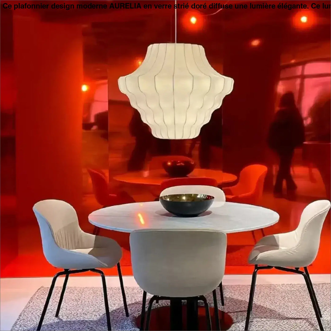 Suspension design élégante en tissu et métal sculpté