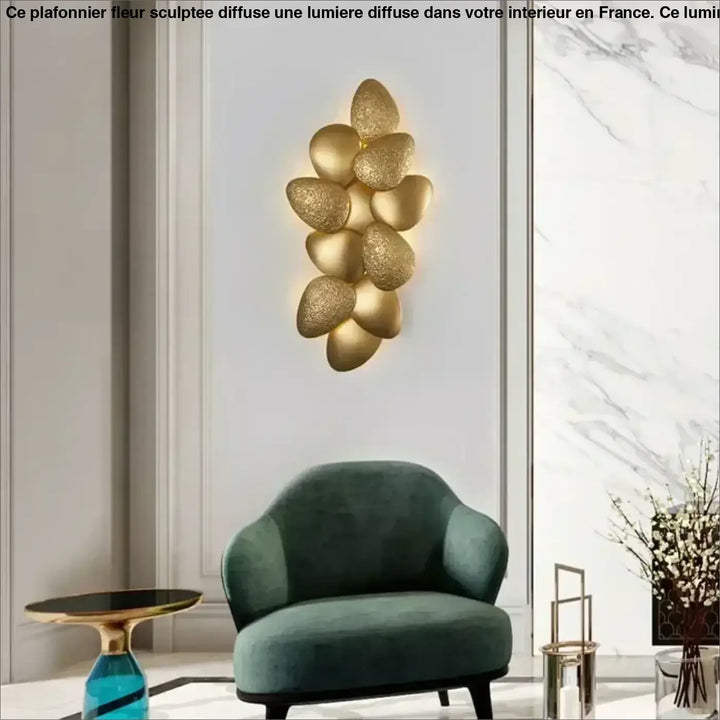 Applique murale luxe formes feuilles dorée au design raffiné