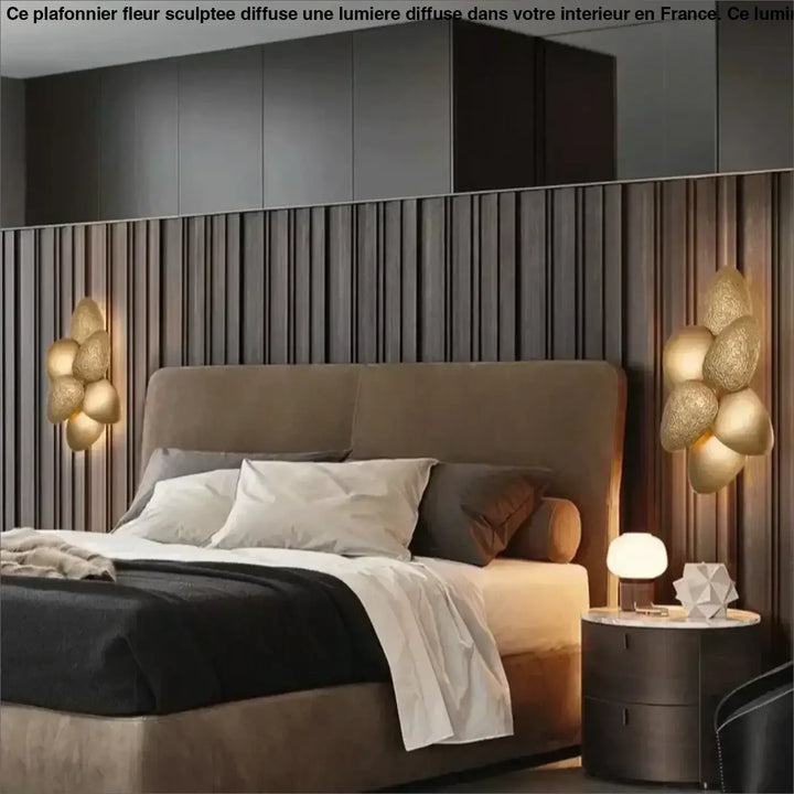 Applique murale luxe formes feuilles dorée au design raffiné