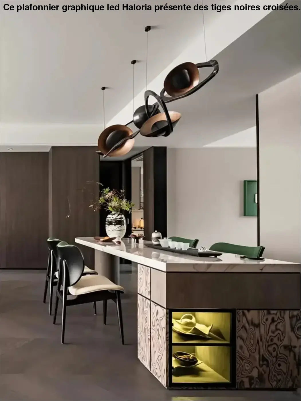 Suspension noire design sculpturale pour bureau ou salon

