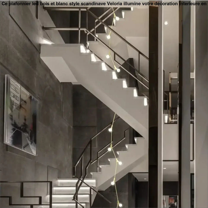 Suspension luminaire verticale en boules opales et laiton