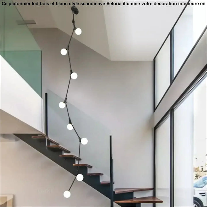 Suspension luminaire verticale en boules opales et laiton