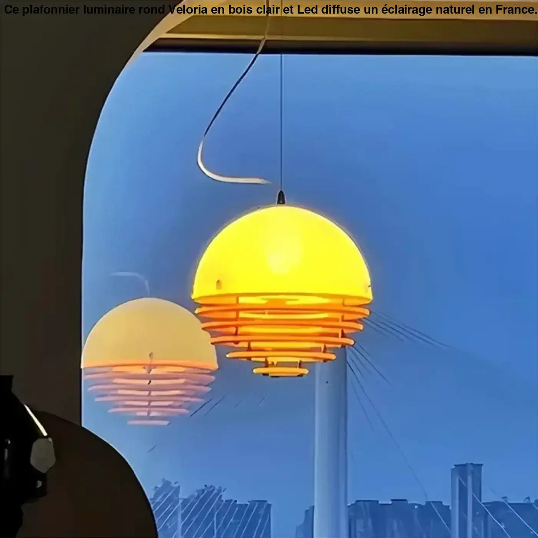 Suspension design en verre jaune au style rétro à l’éclat chaleureux