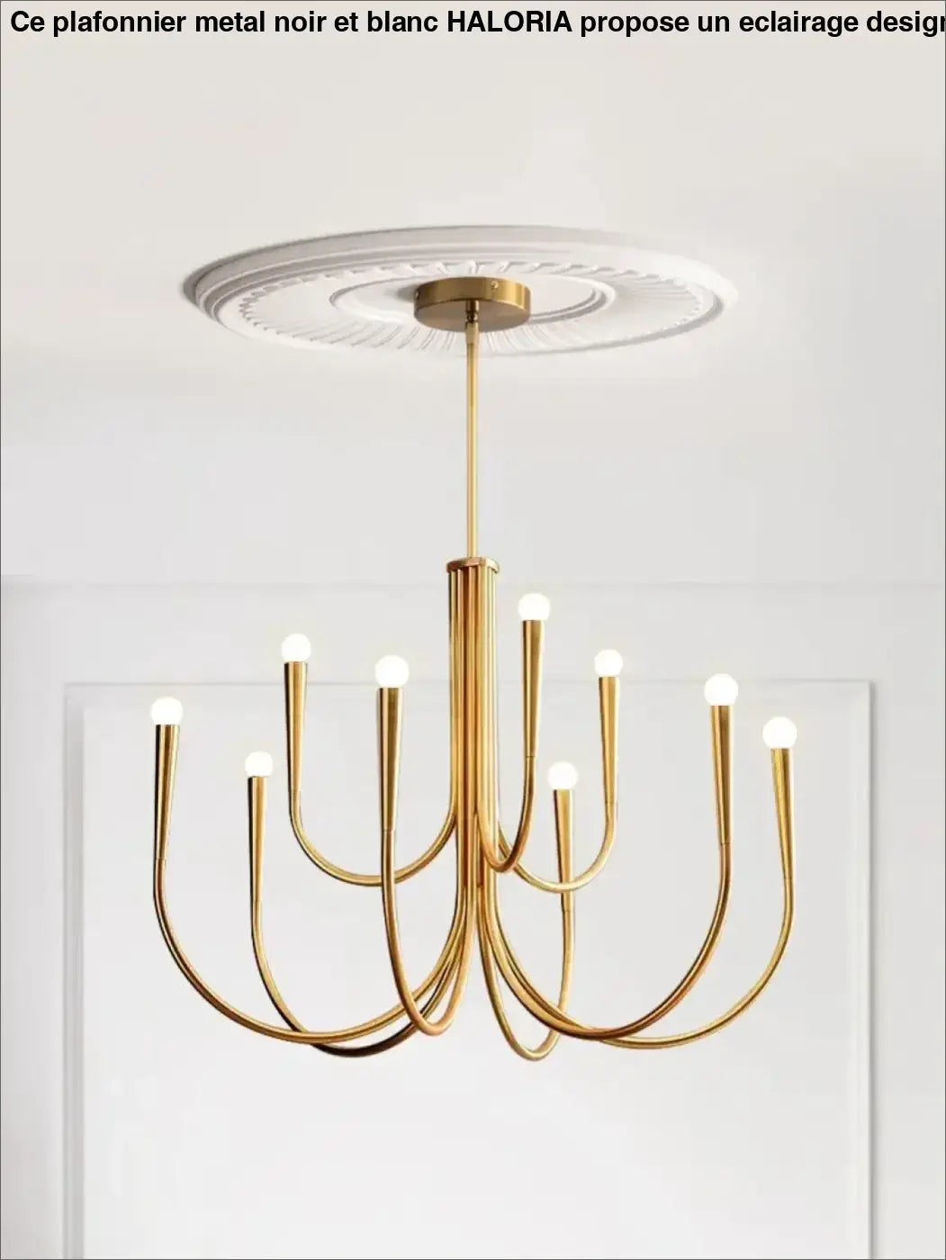 Suspension lustre en métal doré au design chandelier revisité

