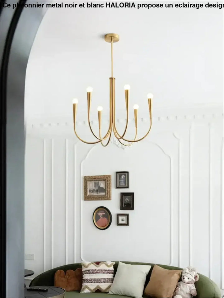 Suspension lustre en métal doré au design chandelier revisité

