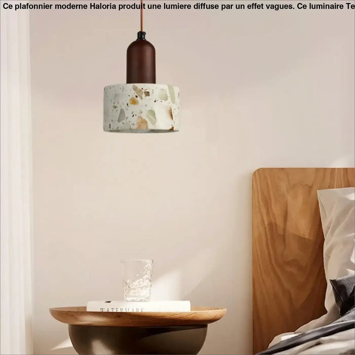 Plafonnier moderne effet vagues avec lumière diffuse en terrazzo à abat-jour cylindrique blanc beige et or, dessus métal mat marron