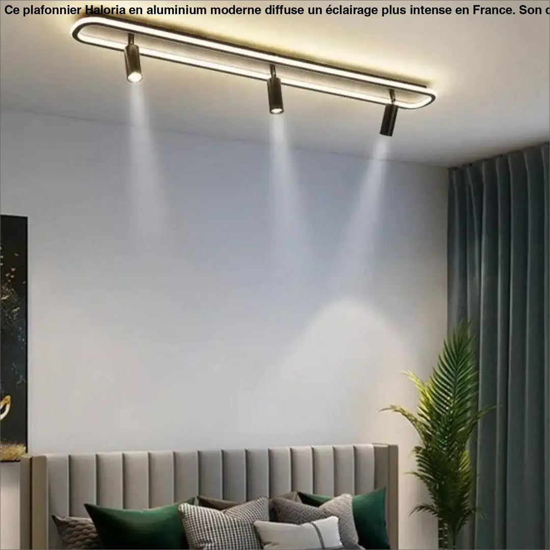 Plafonnier multiple led en aluminium moderne avec trois spots ajustables pour un éclairage plus précis au centre d’une pièce