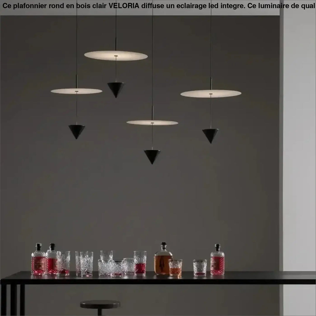 Suspension Minimaliste Avec Cône Noir Et Disque Flottant
