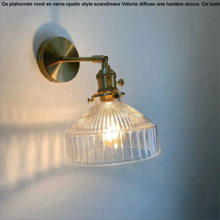 Applique murale vintage chic en laiton avec verre teinté élégant