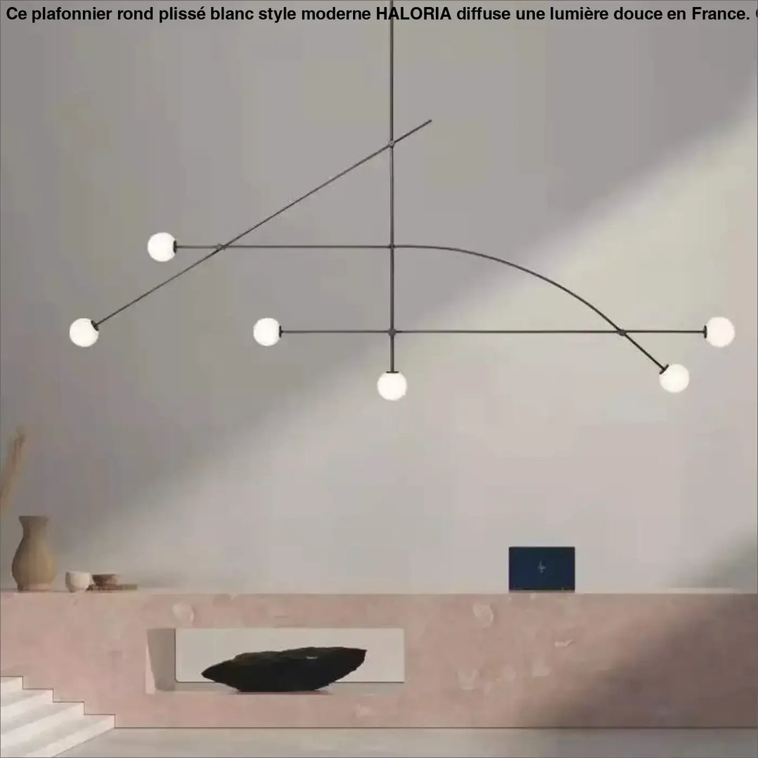 Suspension Luminaire Avec Les Barres Et Les Boules Blanches