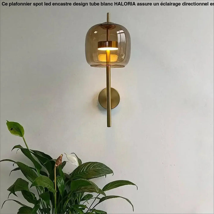 Applique murale en verre au design minimaliste au finition épurée