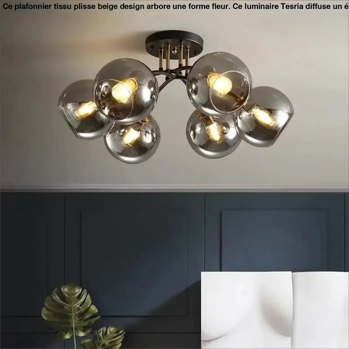 Plafonnier Contemporain Boules Verre Clair Et Détails Dorés