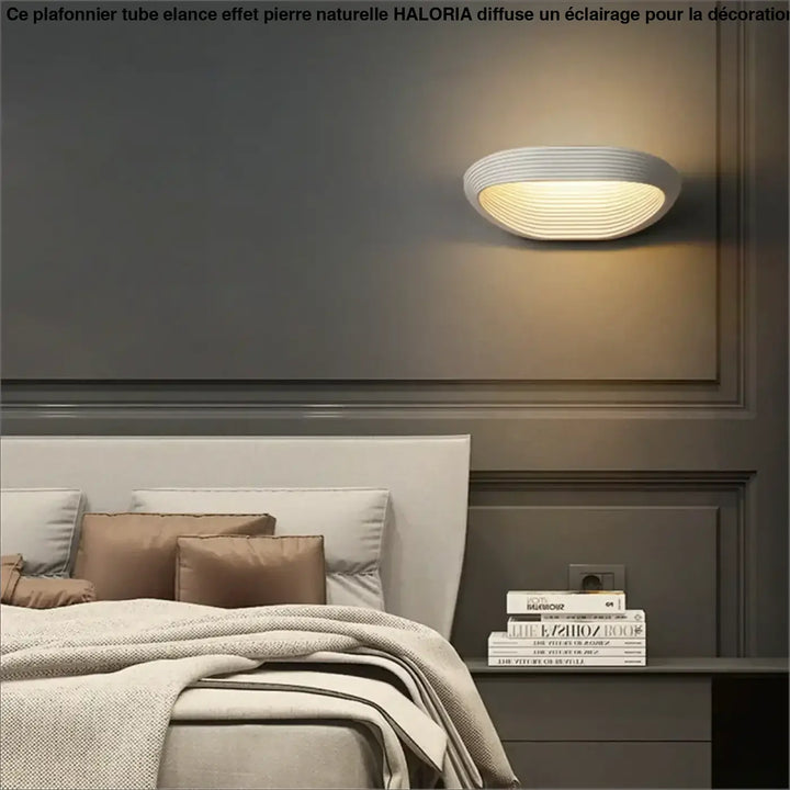 Applique murale scandinave laminée en métal au style épuré
