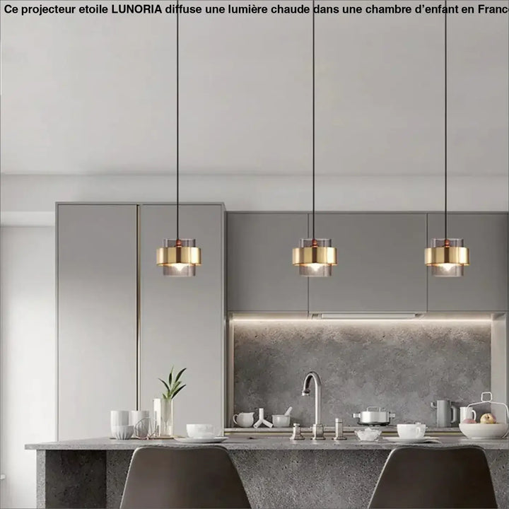 Trois projecteur etoile lunoria en laiton avec abat-jour cylindrique et verre clair pour éclairage plus au-dessus dîlot