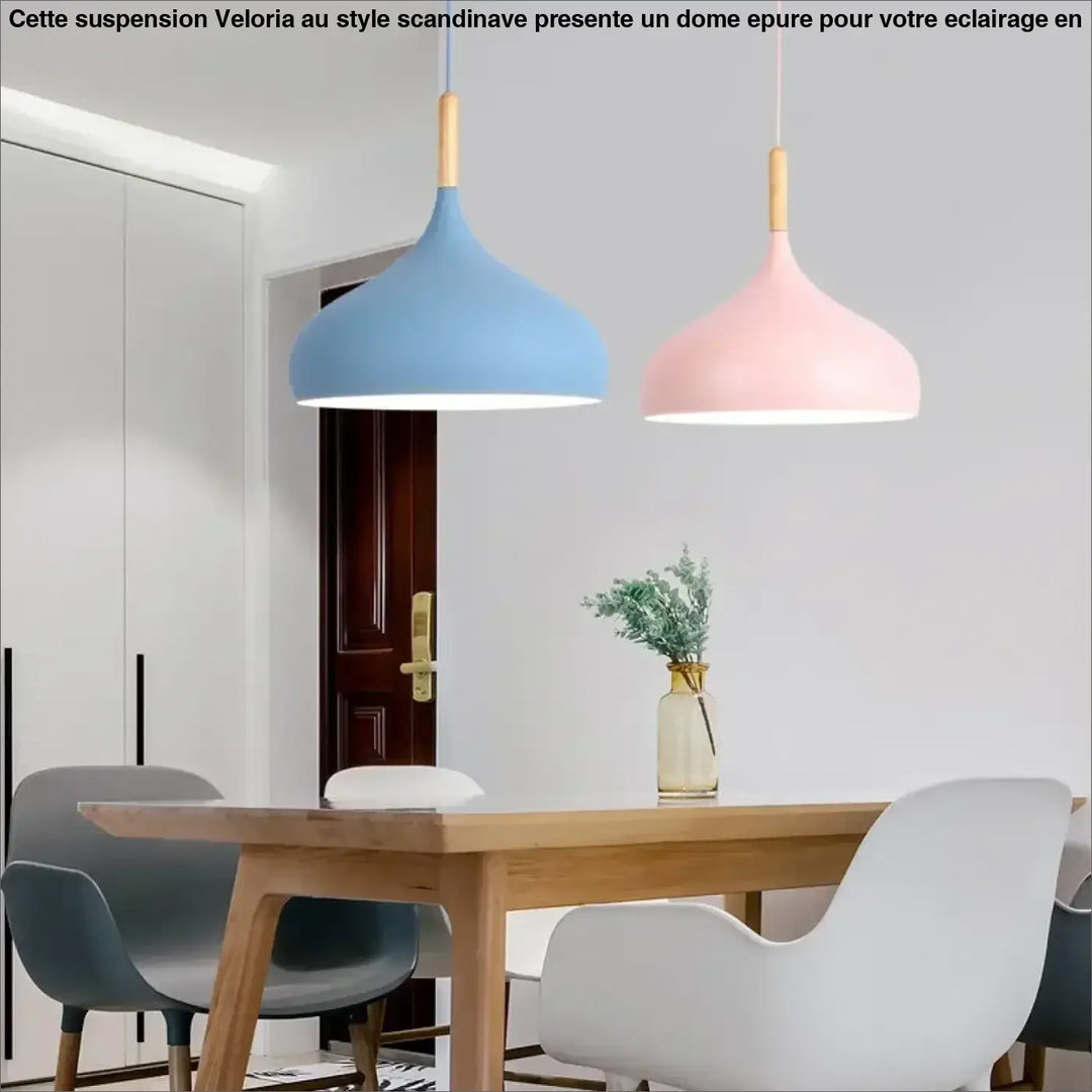 Suspension au style scandinave présente une forme de dôme épuré

