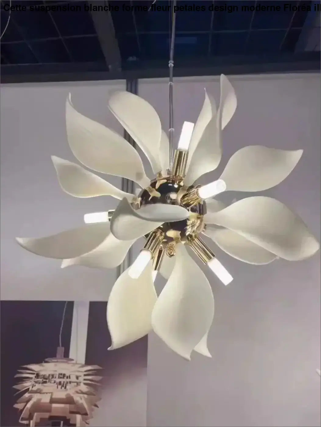 Suspension Blanche Forme Fleur Pétales Design Moderne Élégante