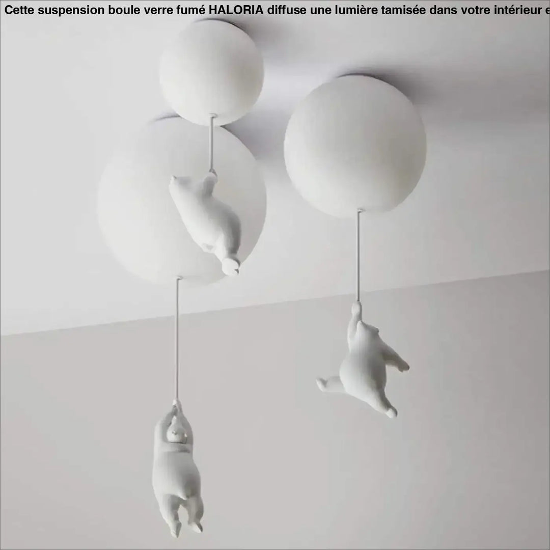 Figurines dours polaires en céramique blanche suspendues à une suspension boule verre fumé haloria