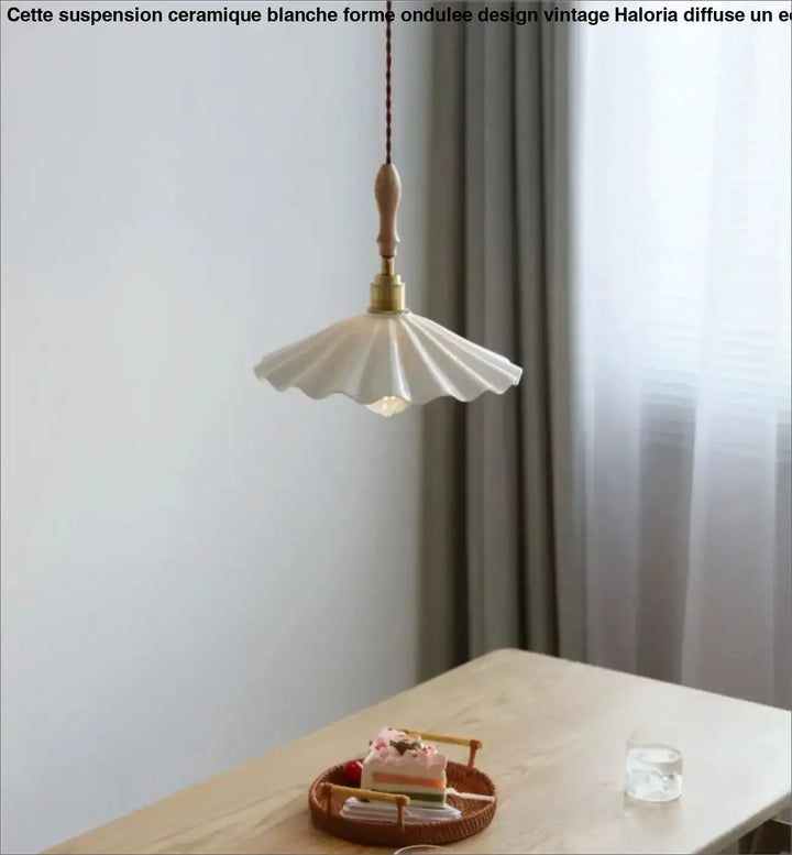 Suspension Céramique Blanche Forme Ondulée Design Vintage Chic