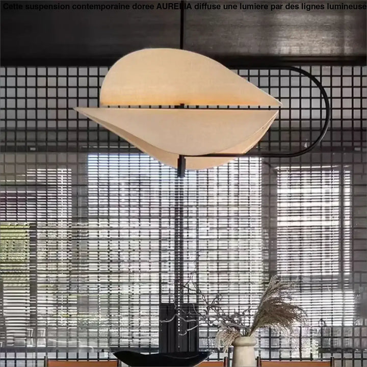 Suspension luminaire design moderne en tissu beige élégant