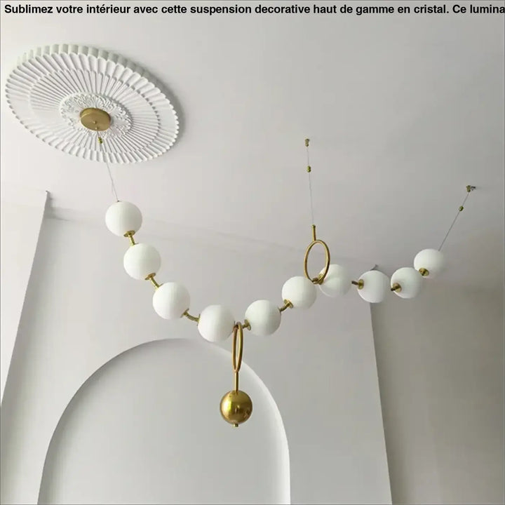 Suspension moderne boules lumineuses doré blanc raffiné