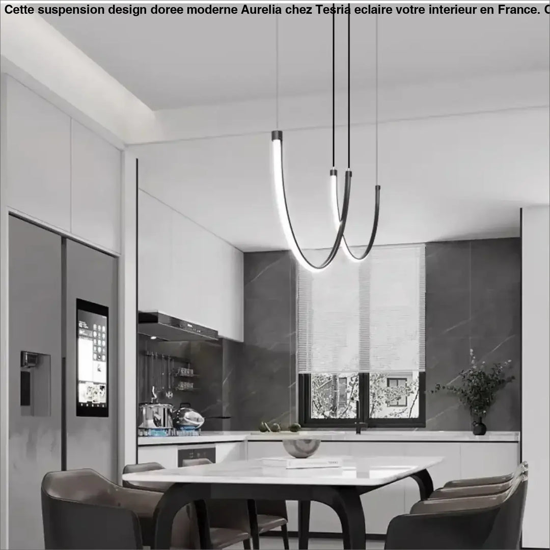 Suspension design doree moderne avec bras noirs courbes et tubes led blancs lumineux pour un éclairage minimaliste