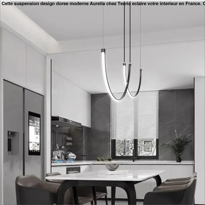Suspension design doree moderne avec bras noirs courbes et tubes led blancs lumineux pour un éclairage minimaliste