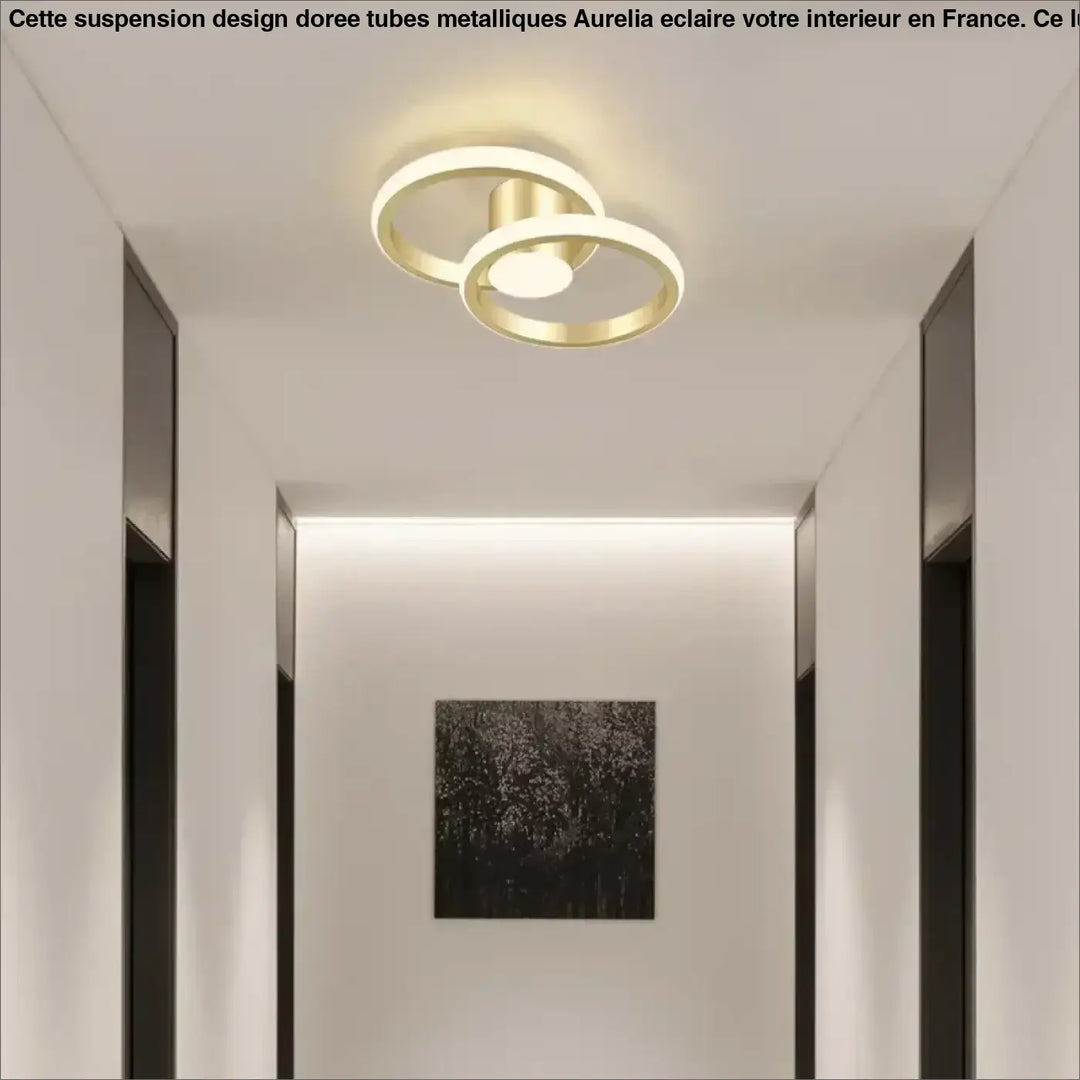 Plafonnier moderne minimaliste doré au design épuré et élégant