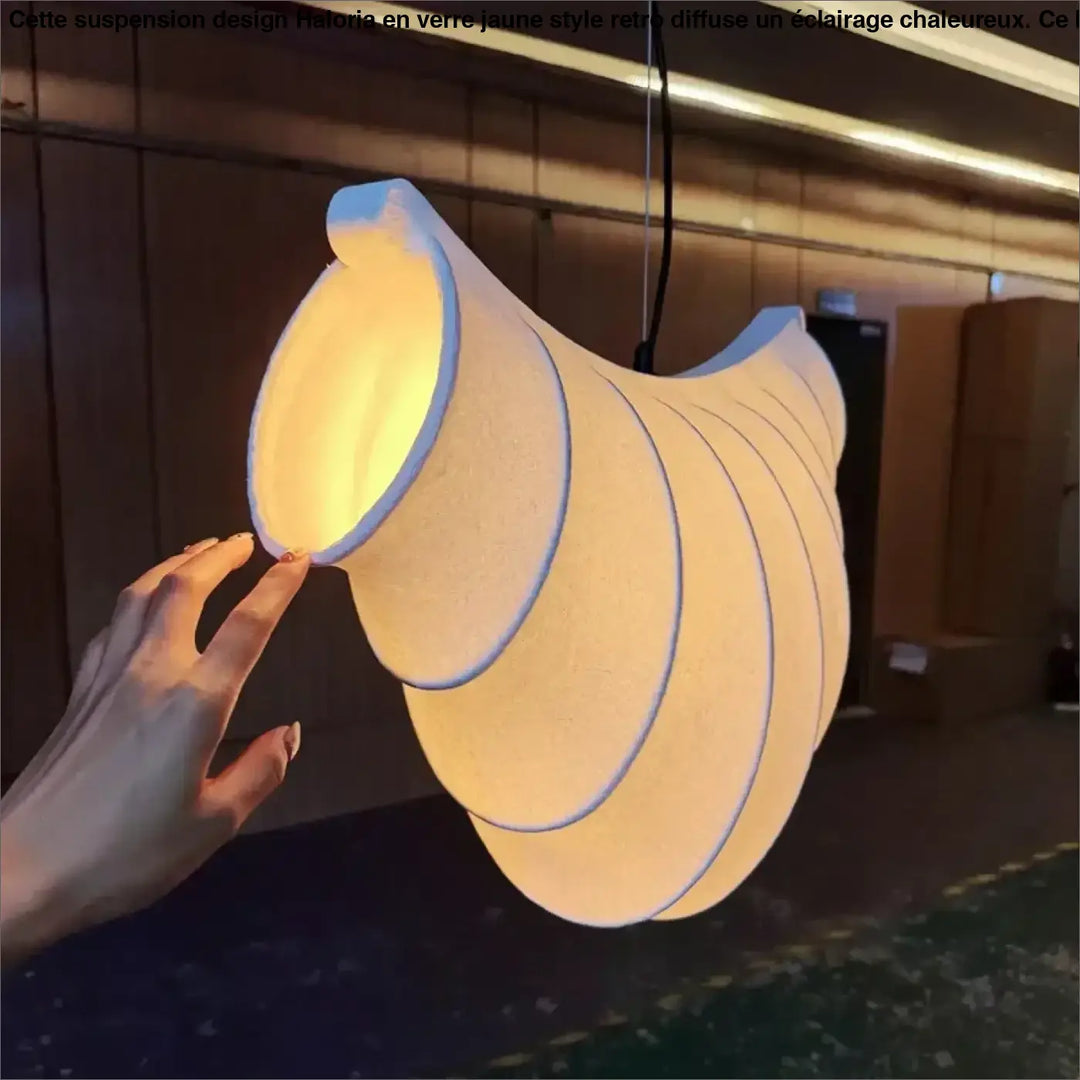 Suspension luminaire design ondulations élégantes et moderne