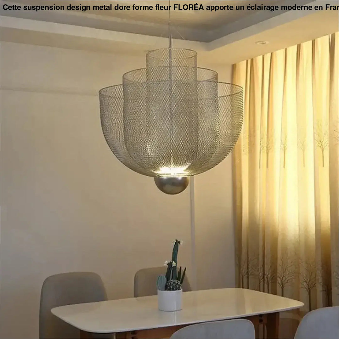 Suspension Design Métal Doré Forme Fleur Sculptée Moderne Élégante