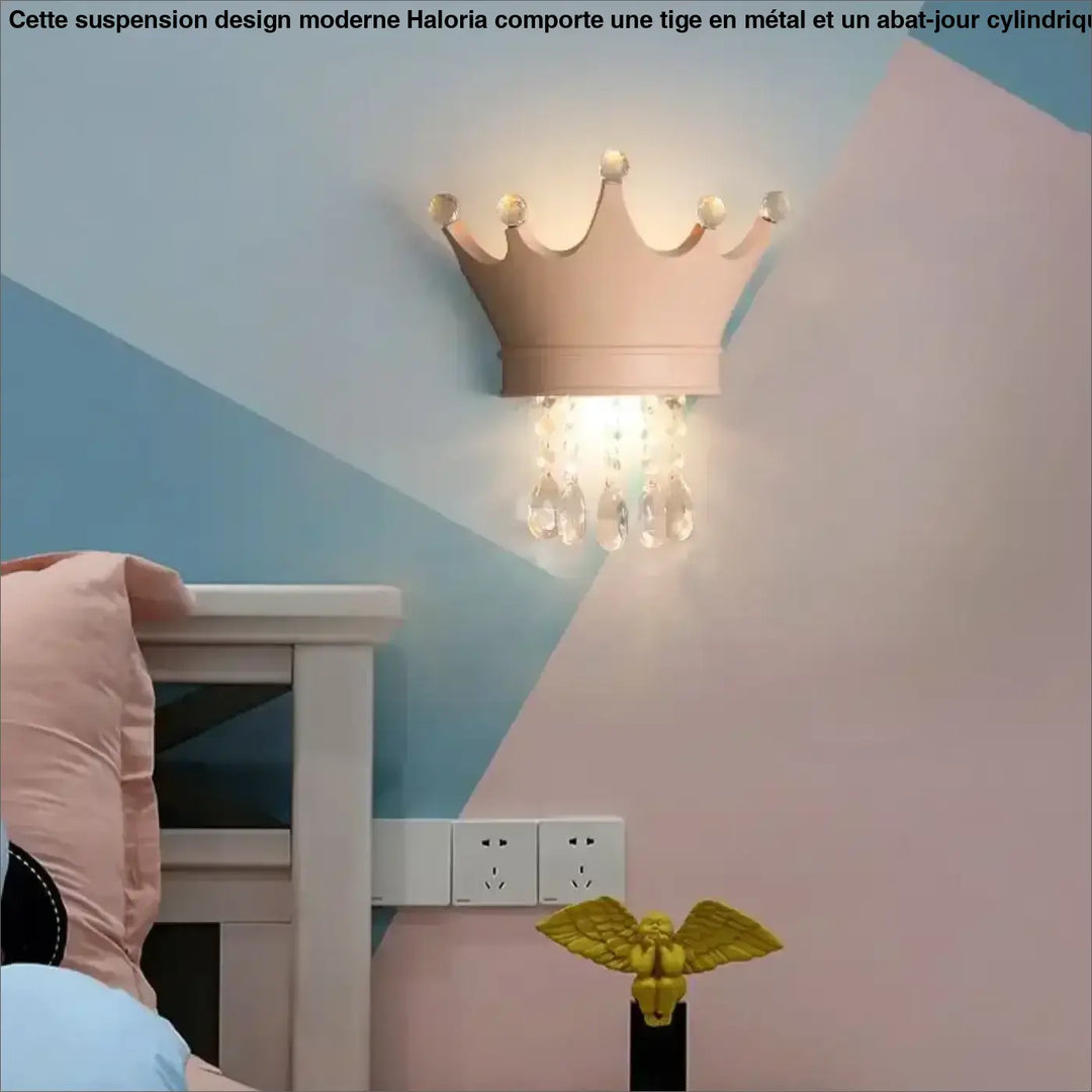 Applique murale design couronne avec pampilles pour chambre enfant
