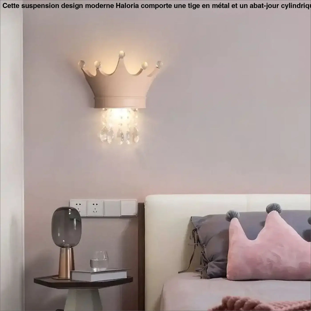 Applique murale design couronne avec pampilles pour chambre enfant