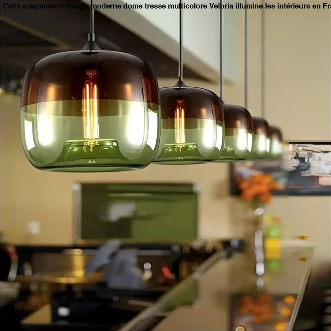 Suspension luminaire moderne en verre coloré design élégant