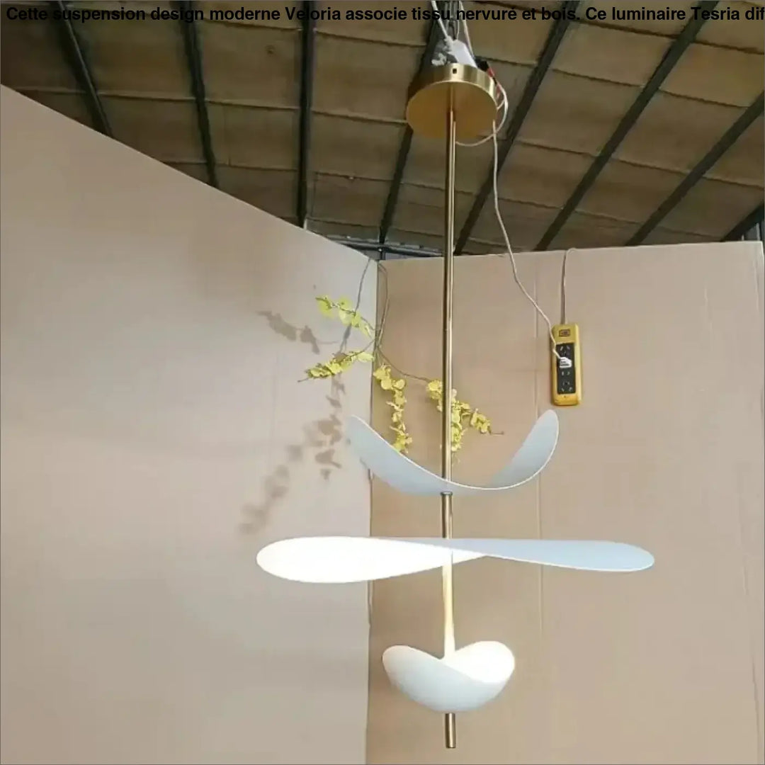 Suspension luminaire blanche en forme de pétale moderne chic