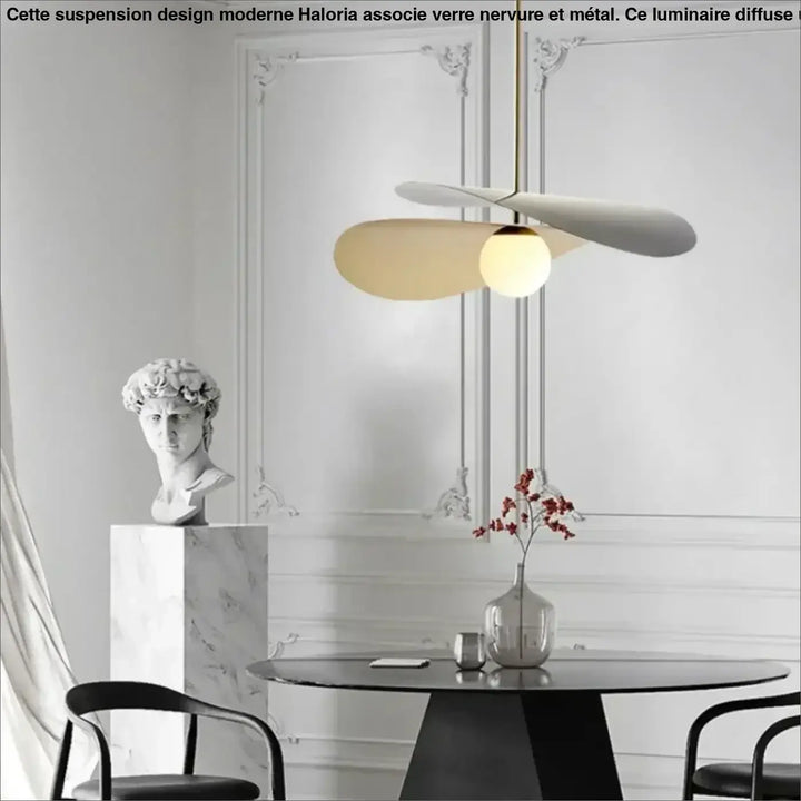 Suspension Design Trois Pales Blanc Et Doré Moderne

