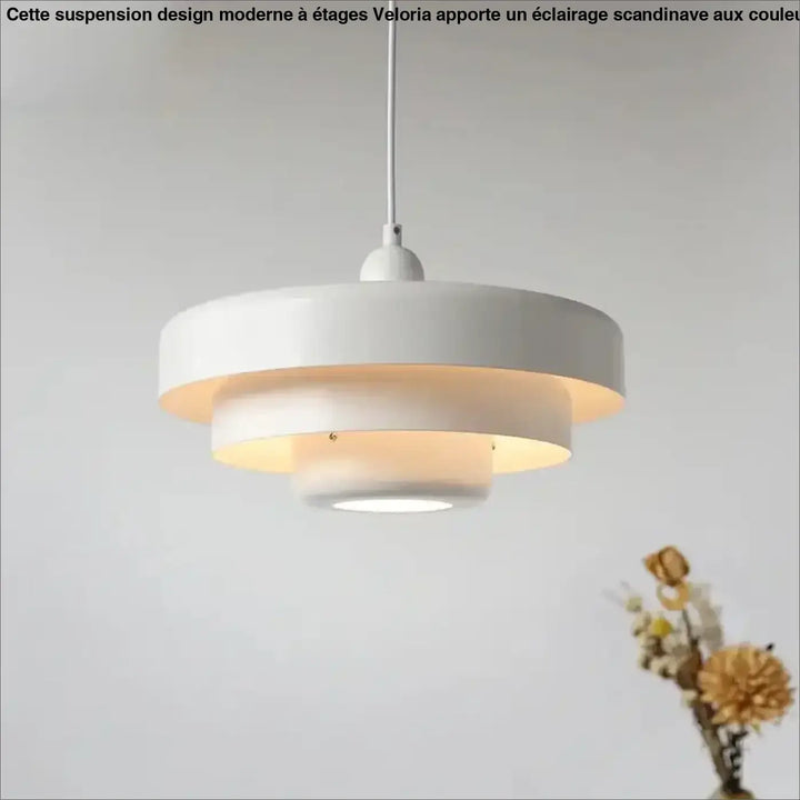 Suspension design moderne étages couleurs vives style scandinave