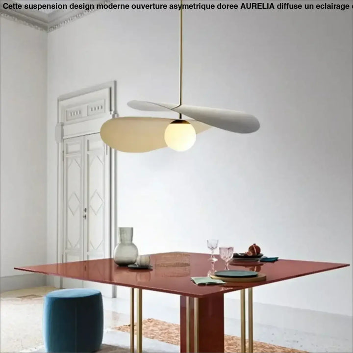 Suspension Contemporaine Forme Hélice Et Globe Central

