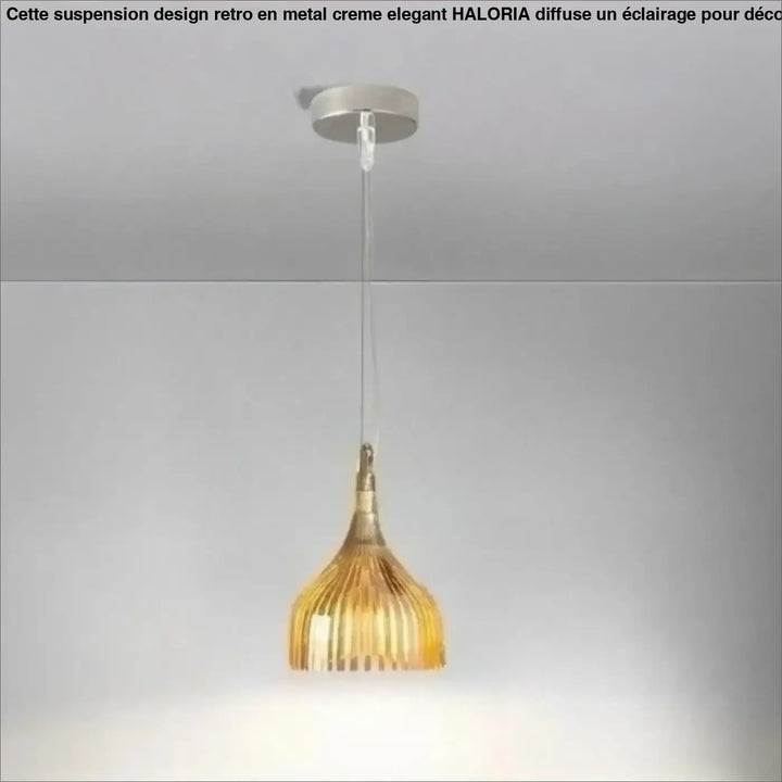 Suspension luminaire aurys en verre nervuré doré avec support de plafond métallique élégant style vintage